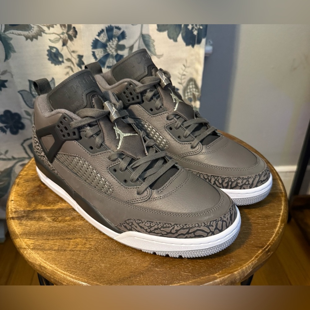Jordan Spizike sneakers